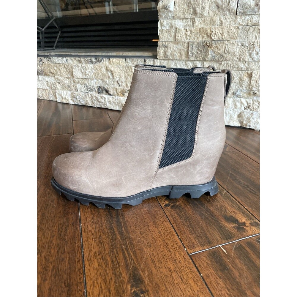 Sorel Women's Joan of Arctic Wedge III Chelsea Boot Brown Size 11